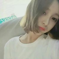 韩国高冷白色短发女生头像