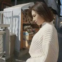 韩国高冷白色短发女生头像