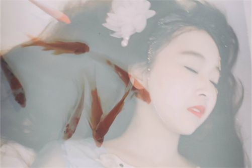 女生伤心个性日记签名_太完美的爱情伤心又伤