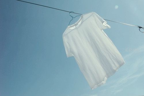 伤感非主流说说带图片_距离能否使真心变凉