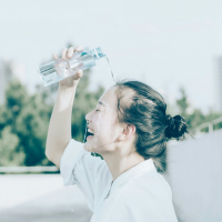 触摸阳光的女生头像 阳光爱笑女生头像