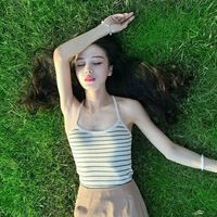 触摸阳光的女生头像 阳光爱笑女生头像