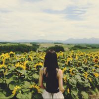 阳光背影女生头像 qq头像女生阳光下背影