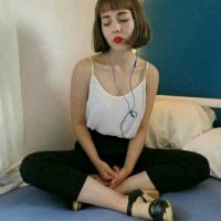 简约时尚欧美女生头像_简单就是时尚