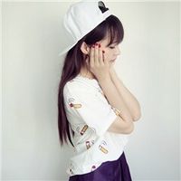 穿白色衣服的女生闺蜜两张配一对