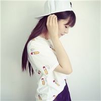 穿白色衣服的女生闺蜜两张配一对