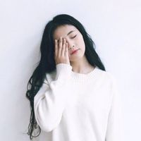 穿白色衣服的女生闺蜜两张配一对