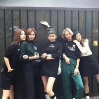 qq女生头像姐妹一左一右_一声姐妹大于天