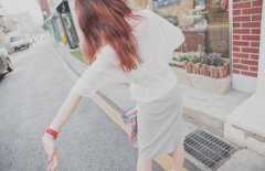 流泪伤感孤独签名_用微笑假装自己不悲伤