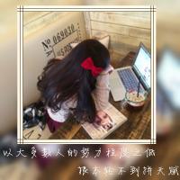qq头像女生带字画中画