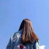蓝色背景女生头像