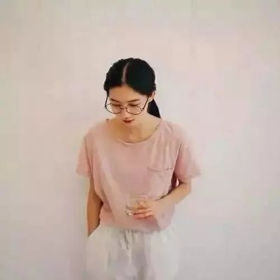 闺蜜一左一右萌头像不带字