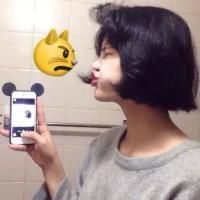 短发小清新女生头像