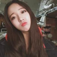 qq头像女生两张闺蜜配