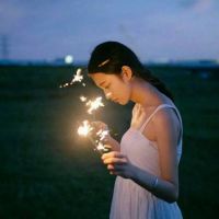 qq头像女生两张闺蜜配