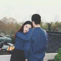 一左一右的甜蜜情侣头像