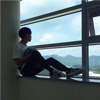 孤独伤感男生qq头像