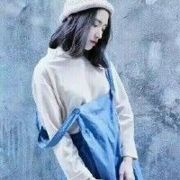 戴帽子的女生侧脸头像