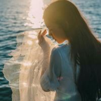 qq女生头像长发背影