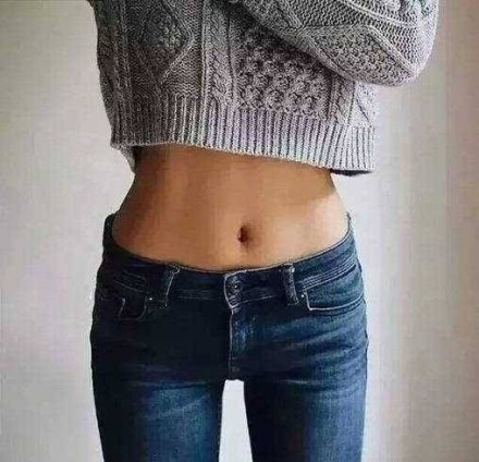 牛仔裤小蛮腰美女图片