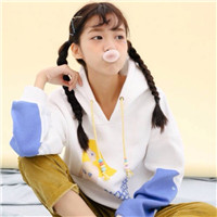 双麻花辫女生微信头像