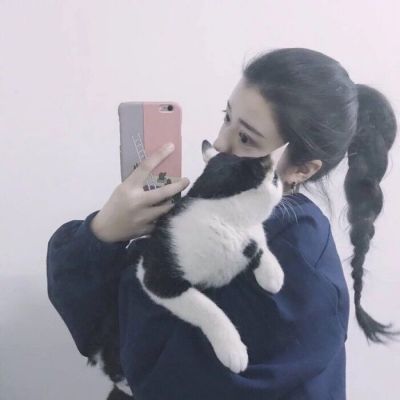 可爱麻花辫女生头像