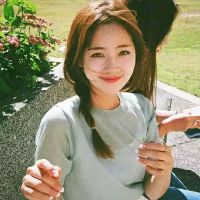 可爱麻花辫女生头像