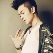 青春阳光的男生头像 阳光帅气的男生qq头像