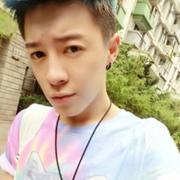 青春阳光的男生头像