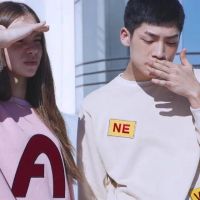 一左一右的欧美情侣头像