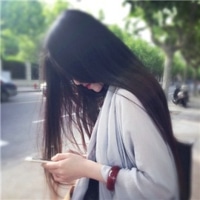 长发飘逸女生头像