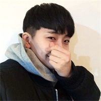 面带微笑的男生qq头像