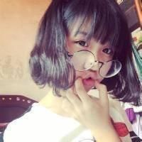 短发女生可爱头像