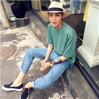 个性戴帽子男生头像