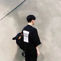 忧郁的男生背影头像