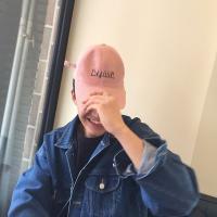 帅气戴帽子男生头像