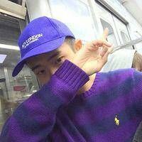 帅气戴帽子男生头像