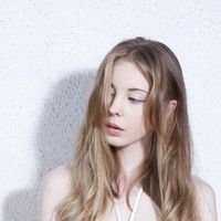 性感妖娆的欧美长发女生头像
