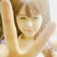 剪刀手女生可爱微信头像