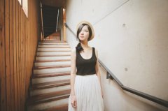 有点小伤感的小清新个性签名_心软是致命的伤痛