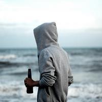 海边唯美背影头像男生