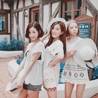 时尚姐妹花个性带字头像