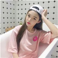 反扣戴帽子女生头像