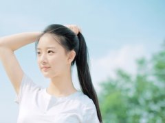 马尾辫清纯脱俗的女生图片