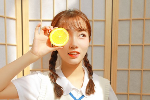 扎两个辫子的清纯女生图片