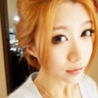 大眼眼女生头像