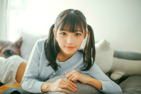 卖萌15岁清纯女生图片
