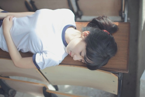 卖萌15岁清纯女生图片