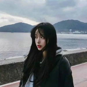 伤感女生灰色头像
