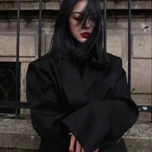 伤感女生灰色头像